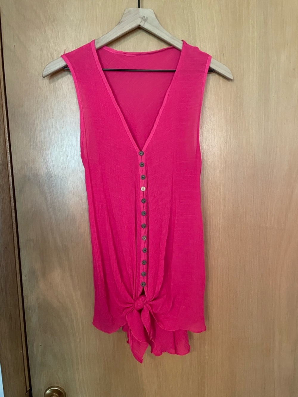 V-Neck Buttoned Magenta Pink Sleeveless Blouse Size M